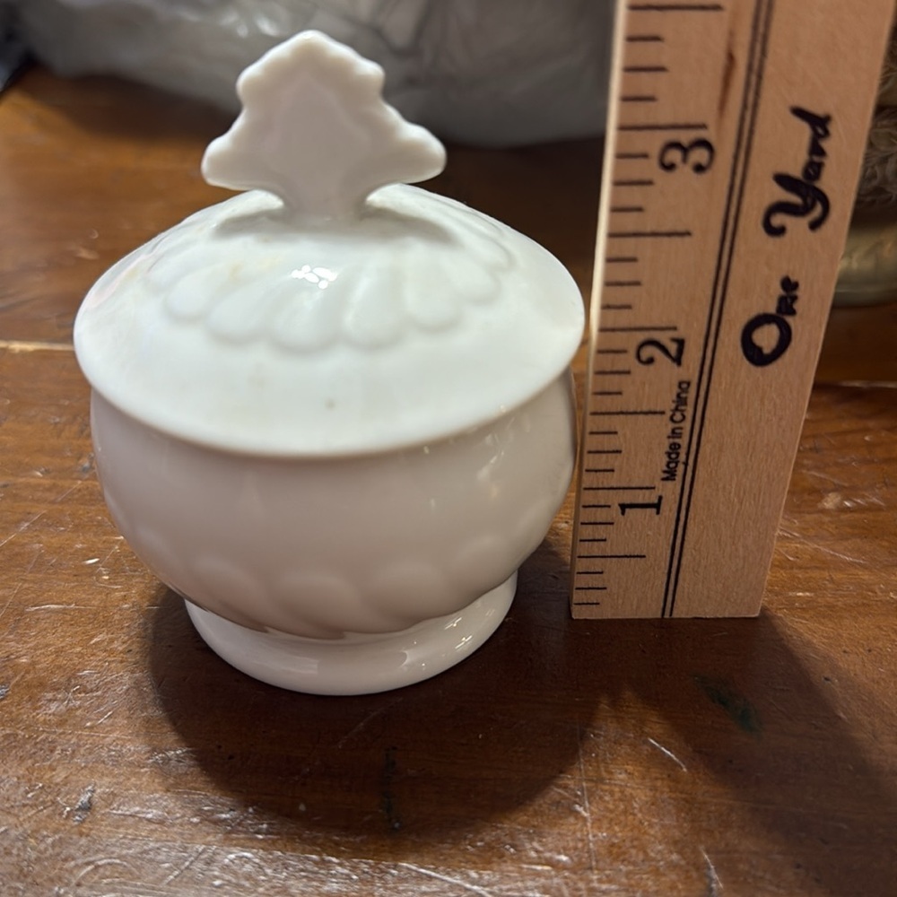 Trinket Box White Ceramic Made in Japan 3.5” tall
